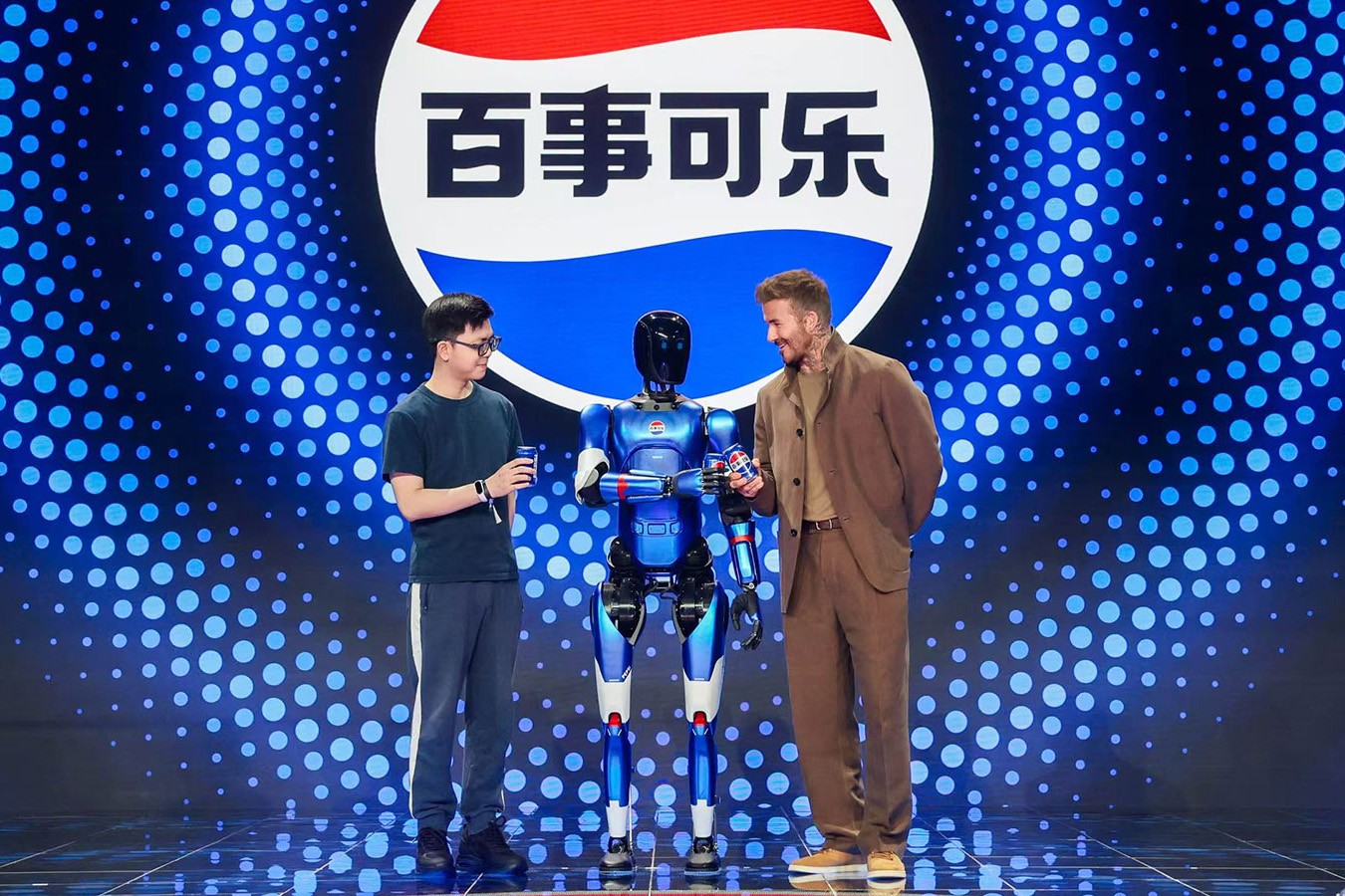 米兰电竞机器人携手百事中国共创“百事蓝宝” 共燃渴望新章